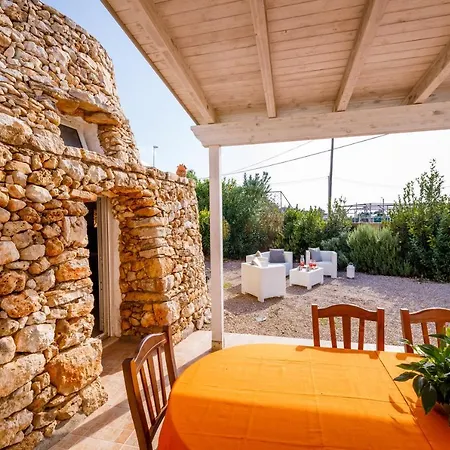 Callistos Trullo Torre Vado Apartment